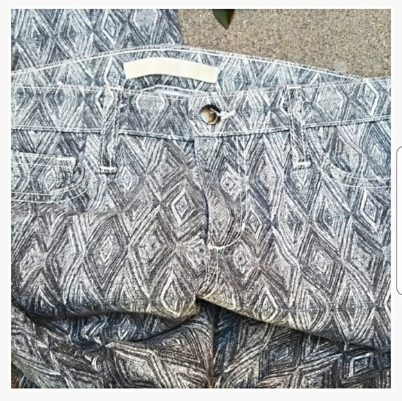 " Joe " modern print jean - Picture 3 of 8